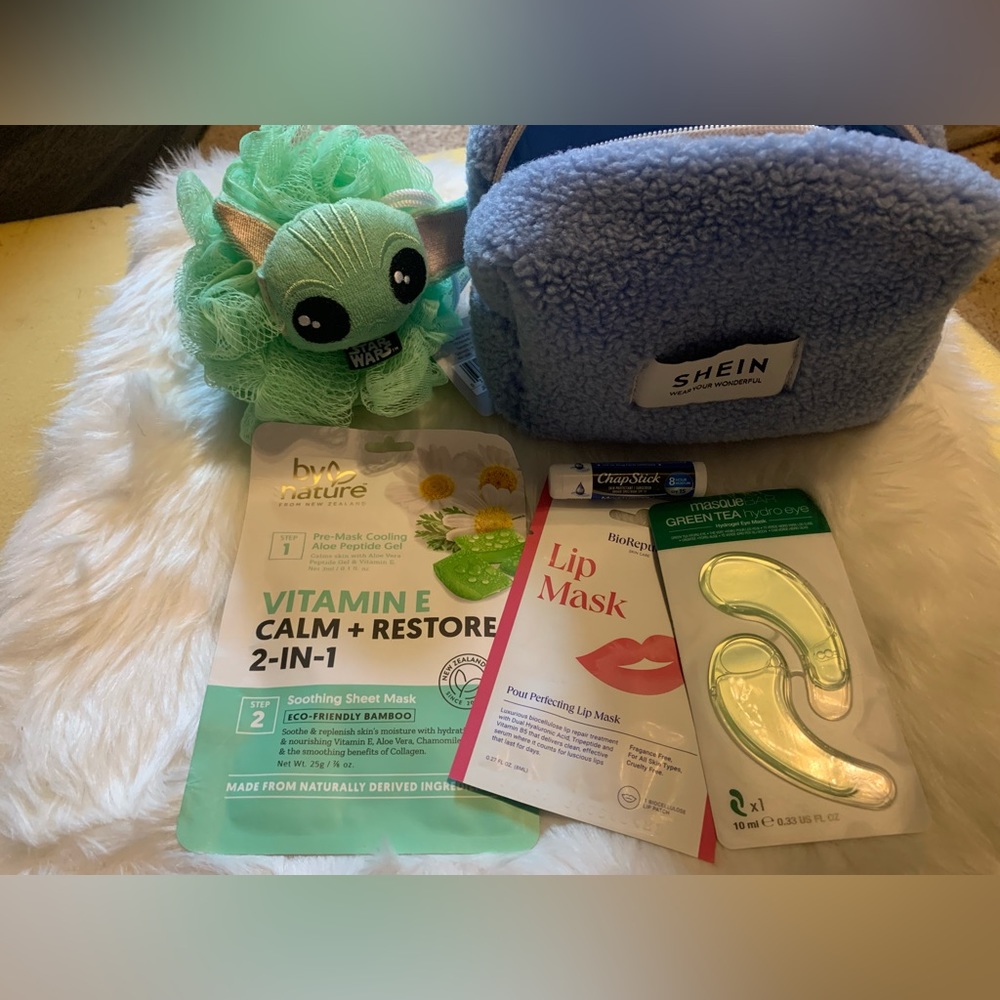 SHIEN BAG+ SELF CARE ITEMS/ NWT STAR WARS BATH POUF